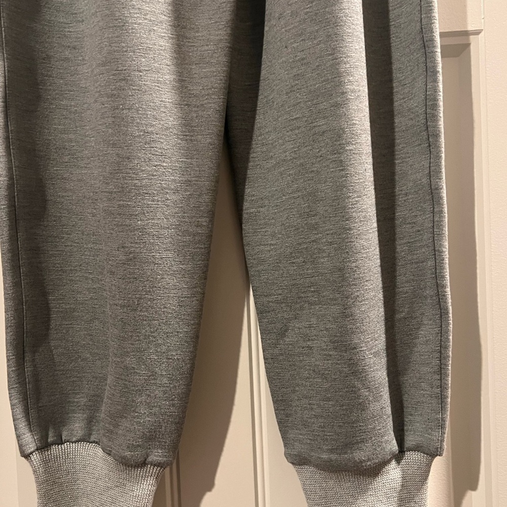 Louis Vuitton cashmere and wool blend jumpsuit
New with Tags - Picture 6 of 8